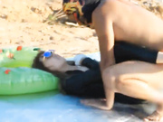 采沙场老板停产一天约炮91网友大屌和粉嫩系美少女在沙场拍动作片