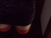 网络红人骚伊伊穿着性感红色高跟黑丝被大屌内射720P完整版