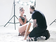 白嫩人妻吃鸡巴深喉玩弄淫语不断真刺激