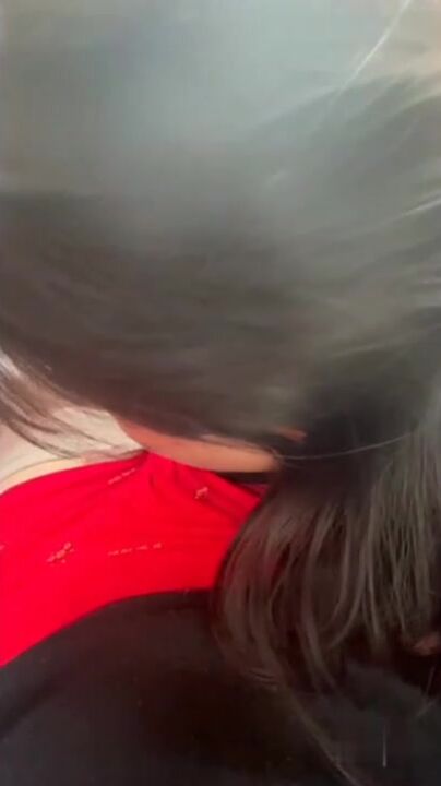 【网曝热门事件新瓜】宾利车主肆意妄为约炮外围女车震深喉口爆 按着头使劲裹 果然是车标决定女人质量