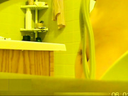 精品推薦 出租屋暗藏攝像頭偷拍離異單身美少婦沐浴更衣 掰開BB貌似在拔逼毛毛 看得欲火焚身 原版高清