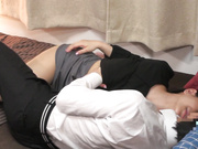 [EYS-101] 連れ込みナンパ隠し撮り 飲み会帰りに終電を逃した可愛い若妻の部下と狭いアパートで2人きり、 - 2of5