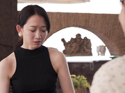 [JUQ-717] ママ友に誘われたマッチングアプリで、‘推しの年下’を一緒に甘く飼い慣らす。 水戸かな 紺野ひかる - 1of5