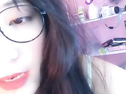 宅男打飞机推荐长得像AV女教师美女主播戴着金丝眼镜样子非常淫骚