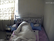 未流出過的小旅館高清偷拍系列-年輕小情侶待在房裏無聊 玩了會手機就操逼 原版高清