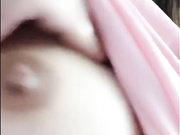 獨家推薦 藝校畢業的漂亮美女絲模雨馨酒店超大尺度私拍 受不了被攝影師潛規則啪啪玩穴(附圖)～2V高清原版 (1)