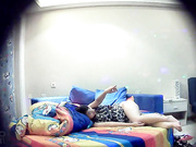 主題酒店稀有房拍攝到的猥瑣眼鏡大叔與情人開房愛愛 互舔互插愛撫配合各種體位表情淫蕩 露臉高清