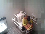 某站最新流出-旅遊景點公共女廁偷拍遊客和導遊如廁 有個黑衣妹子揪了不少衛生紙擦逼逼 1080P高清原版