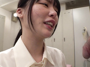 [SONE-577] 「私のダダ漏れマ●コがいつも申し訳ありません…」校長室に連日呼び出され床一面に潮を撒き散らす即イキ敏感ペット女教師 黒島玲衣【破解】 - 2of5