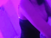 年轻人真会玩 开氛围灯玩变装只为男友操得更凶猛