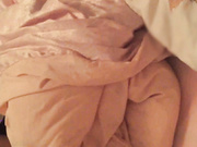 喷血推荐-颜值身材绝对没的说的气质美女傍上了个土豪男友,家中洗澡换衣服时被猛插,说：轻一点,轻一点,好痛啊！