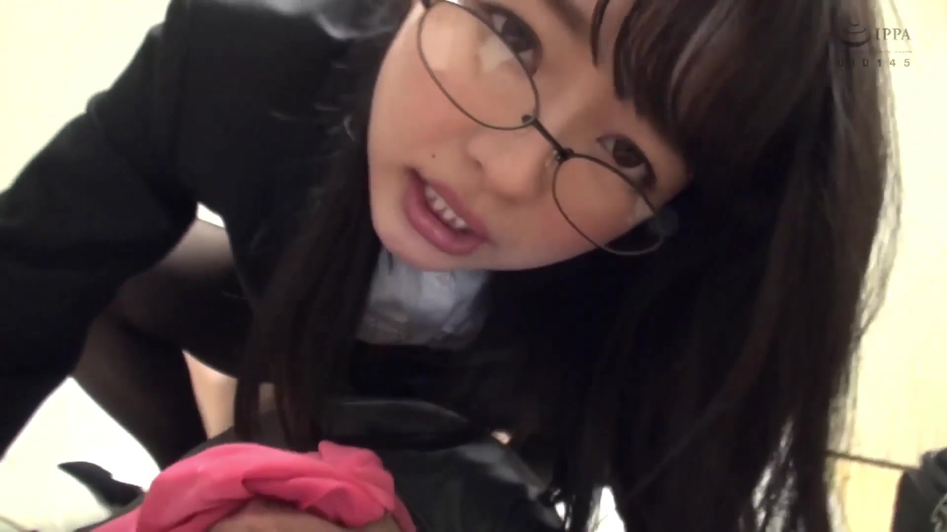 [OKP-058] 神メガネOL 宮沢ちはる 眼鏡OLスーツの美脚を包んだ生ナマしいパンストを完全着衣でムレた足裏からつま先を味わい尽くす 【破解】 - 5of5