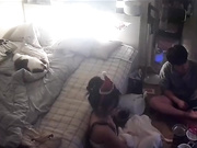 黑客破解家庭网络摄像头长期偷拍❤️小夫妻的日常性生活妻子圣诞节穿着女仆装勾引老公