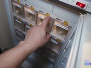 捡尸酒吧里的高冷白皙美眉 ，无套内射两次，各种姿势玩弄，竟然流出好多白浆，真骚逼