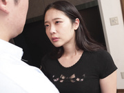 MKON-129 デリヘル呼んだら昔僕をイジメてた同級生が来たので、ポリネシアンセックスで仲直りすることにした 二葉エマ - 1of5