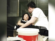 从吃饭的时候就开始接吻，老公，我真的忍不住了才出轨的