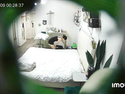 流出乐橙酒店偷拍❤️洗浴会所吊带裙小姐给客人按摩推油毒龙服务