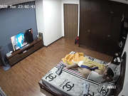 黑客破解家庭网络摄像头偷拍两个家庭私密生活大叔好福气娶了个年轻貌美的媳妇
