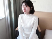 【短发超清纯初恋女友】 像刚谈恋爱的感觉，好害羞！前戏做足 各种舌吻舔遍她全身 水就来了！内射蝴蝶嫩逼(1)