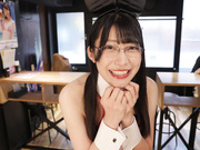 SDJS-381 バニースーツであなたのオナニーをサポートする秘書です。秘書 守屋よしの - 1of5