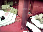 主题酒店偷拍-经验丰富的情侣床上花招真多各种姿势体验操逼,男的最后还想在水池里再干一次!