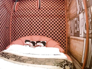 情趣酒店监控TP很会玩的小情侣性爱椅PP发现了摄像头有点蠢不直接捣毁还用手机反拍