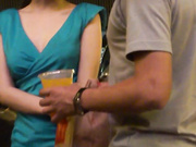 偶遇逛街的李小璐 狂跟了十多分钟才抄到裙底