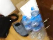 微信上认识的97年清纯小美女,脱掉内裤发现原来是极品无毛B,没忍住射了她一脸！