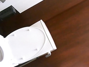 美女如云的餐厅坐厕第20季多角度偷拍可爱美眉的小肚腩肉肉的