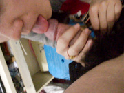 漂亮女朋友晚上伺候我 主动口交骑上来操逼 最后被干的浪叫不断 露脸精彩