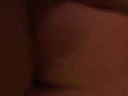 高颜值极品长发美女做爱时主动要求拍摄,插进去后说：鸡巴太大了,痛,射我脸上,第一次见那么骚的美女！