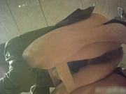 外站流出云上会所高清系列身材火辣的啤酒销售貌似被客人灌醉呕吐完尿