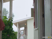 度假时与隔壁男人偷欢的淫妻 1