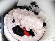 宾馆偷拍白嫩漂亮的良家人妻和男网友见面被带到宾馆要求啪啪,美女不愿意被扒掉衣服连扣带操干的高潮不断!