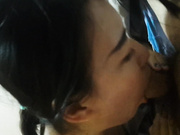 两个大学生放假在宾馆开房 女孩真漂亮 咪咪好白 女孩说不会查房吧 你快点！ 后来被男的狠狠干了 女的表情好享受