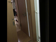 洗澡没关窗被偷拍 身材丰腴的漂亮美眉两个高耸的大肉球是真心赞啊