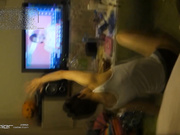 窗外缝中偷拍居家年轻少妇的日常生活身材性感劲爆