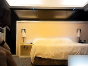 AV大神和朋友一起3P轮奸丰满漂亮的女社长,高挑性感,想着法的干,嘴里吃着鸡巴后面干着太刺激了,美女真耐操,完整版