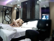 气质眼镜白领姐姐和小丁丁男同事宾馆激情这位哥鸡巴虽小还挺能干的