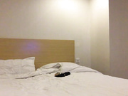 卷毛哥酒店开房约炮健身馆经常一块锻炼的少妇身材苗条很耐草1080P高清版