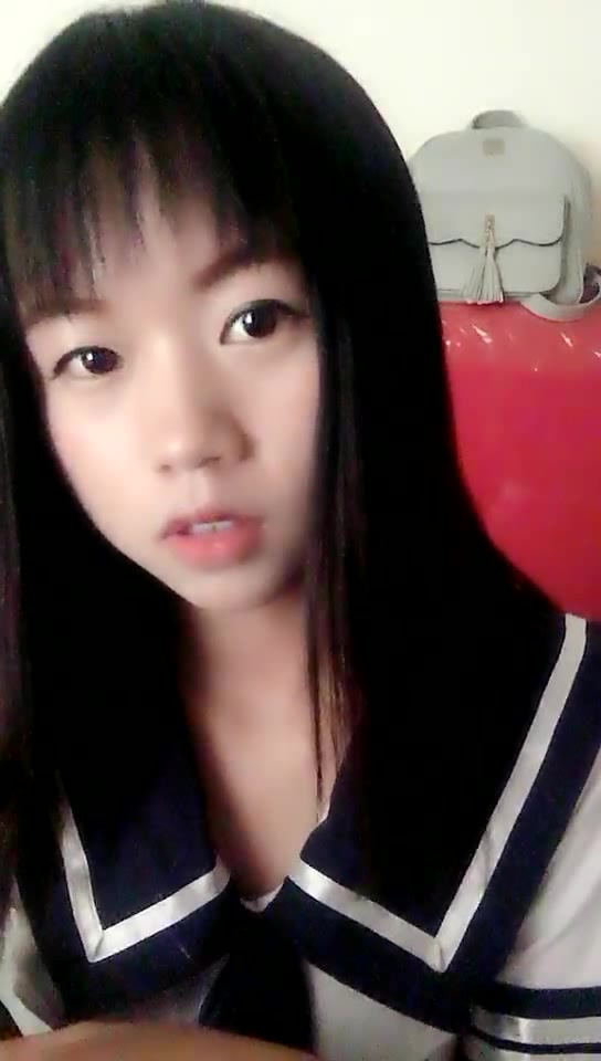 长相清纯萌萌哒嫩妹子双人啪啪秀第二部 学生制服口交舔JJ后入抽插浴室洗澡 很是诱惑喜欢的不要错过