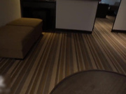 声音很嗲的水嫩性感大学美女和男友酒店玩角色扮演装成美女服务员上门服务,白虎嫩逼狠狠爆插,叫床淫荡