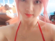 最新推特网红美少女『可露儿』大尺度私拍流出 圆挺美乳 三点全开 完美诱惑露出