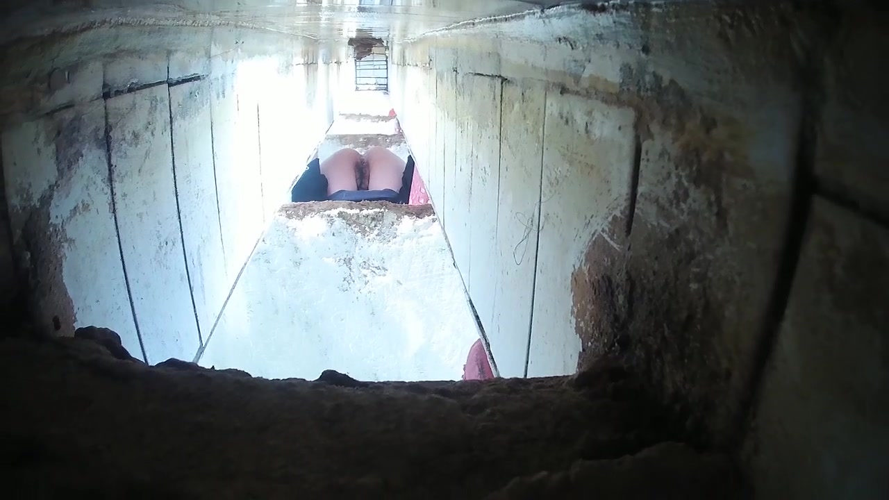 5月沟厕--商场厕所两个少妇