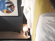 白皙水嫩又漂亮的大学美女学人家援交酒店上门服务被中年男撕破丝袜按在身下狠狠抽插,发育的不错奶子真不小,操的乱晃