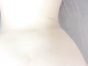 丰满身材毛毛浓密大屁股少妇和炮友激情啪啪，床边翘起屁股后入抽插最后内射非常诱人