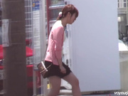 6月盗站流出变态男户外连续跟拍2位美丽小少妇内急难耐找个地方尿尿撒到一半看到路人慌乱中不知所措内裤尿湿直接丢了