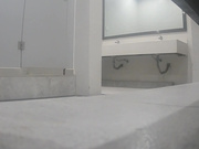 最新流出办公楼厕拍系列 大胸金发妹妹的蜜桃臀很是惹人喜爱