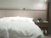 千寻全国探花约了个少妇3P啪啪，沙发口交上位骑坐翘起屁股后入猛操_ev