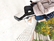 都市商城高档写字间女卫坑神蹲守厕所门前碰到漂亮靓妹就下手貌似直接跟进去拍的牛逼克拉斯